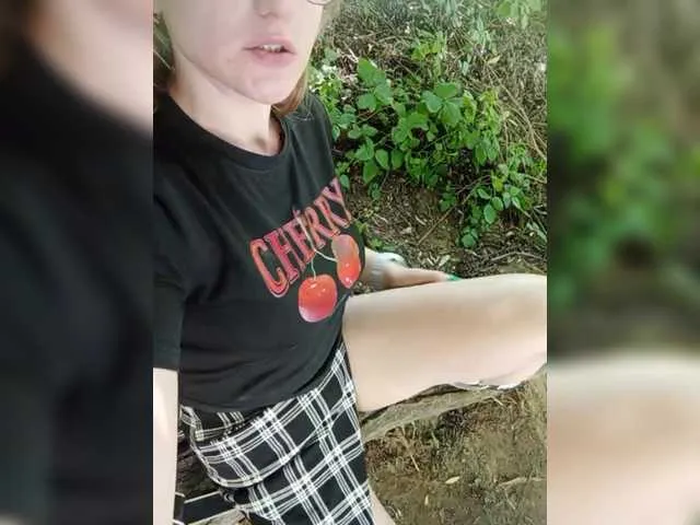 SheOnShe free chat on liveonude Image 7