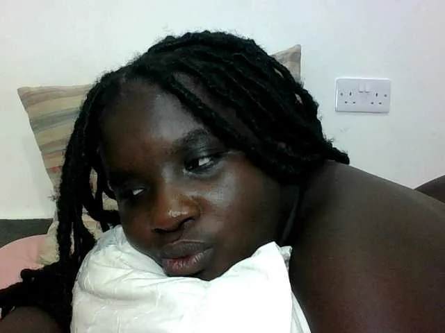 DiamondJo free chat on liveonude Image 18