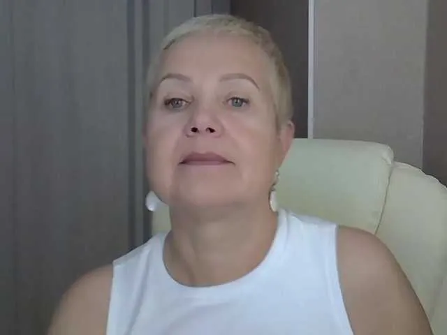 Foxirox free chat on liveonude Image 18