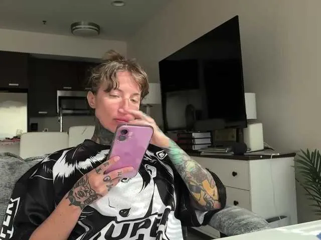 harleyysummers free chat on liveonude Image 5