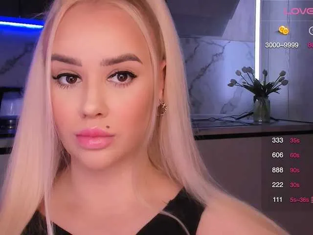 BELBIG free chat on liveonude Image 13