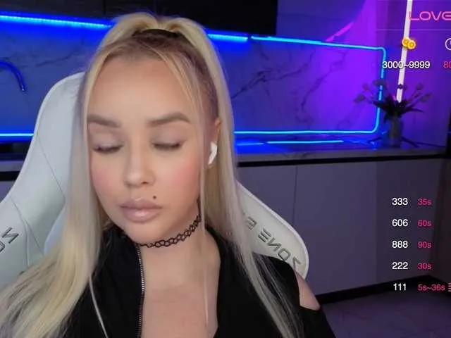 BELBIG free chat on liveonude Image 16