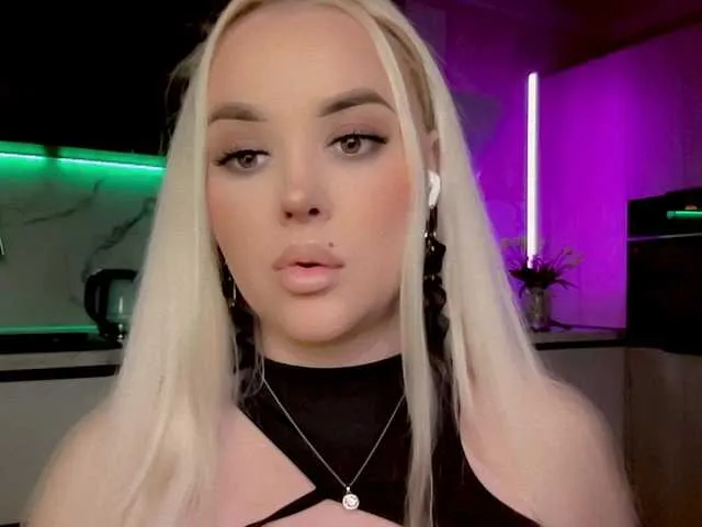 BELBIG free chat on liveonude Image 3