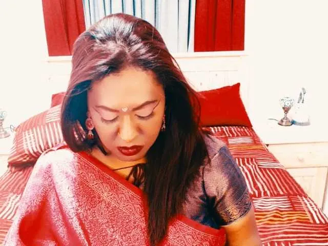 DiamondJo free chat on liveonude Image 17