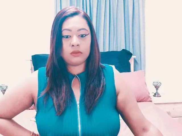 DiamondJo free chat on liveonude Image 2