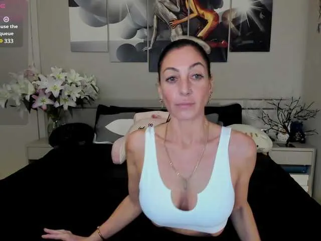 IrinkaGata free chat on liveonude