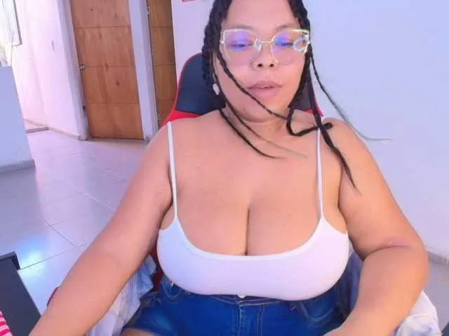 rasta_berry free chat on liveonude Image 12