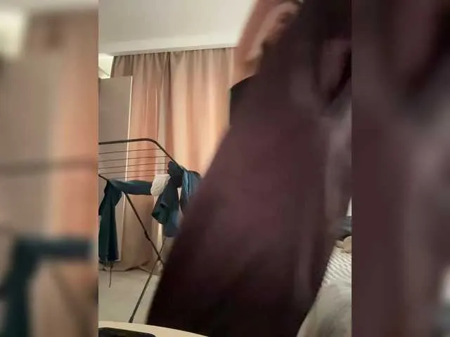 HEYBANANA free chat on liveonude Image 19