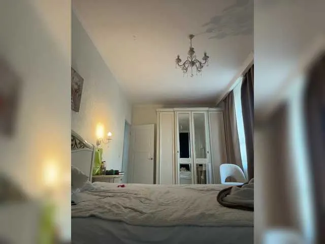 HEYBANANA free chat on liveonude Image 2