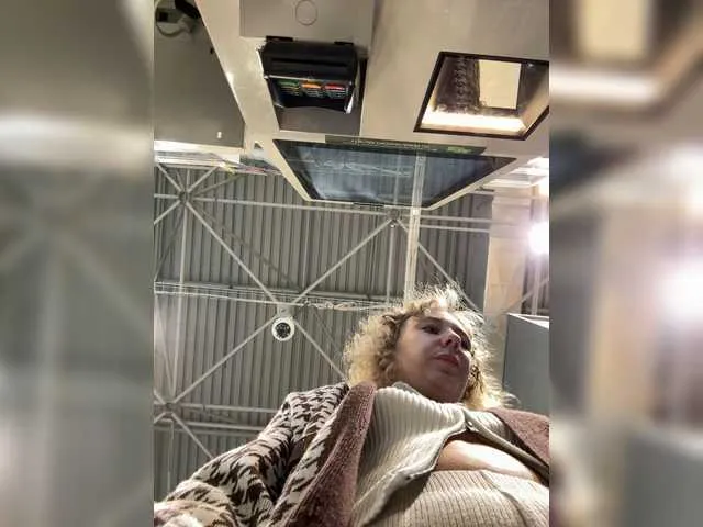 april_ebony18_ free chat on liveonude Image 12