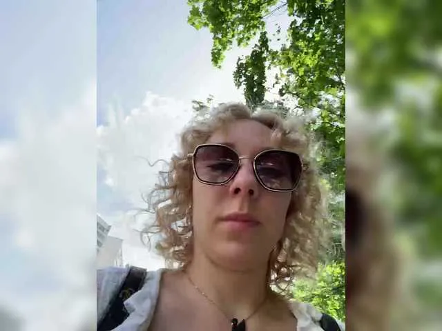 april_ebony18_ free chat on liveonude Image 3