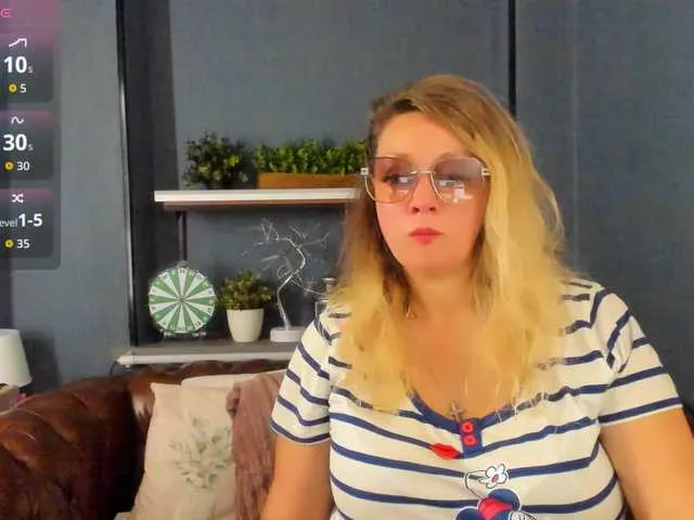 mara_summer free chat on liveonude Image 14