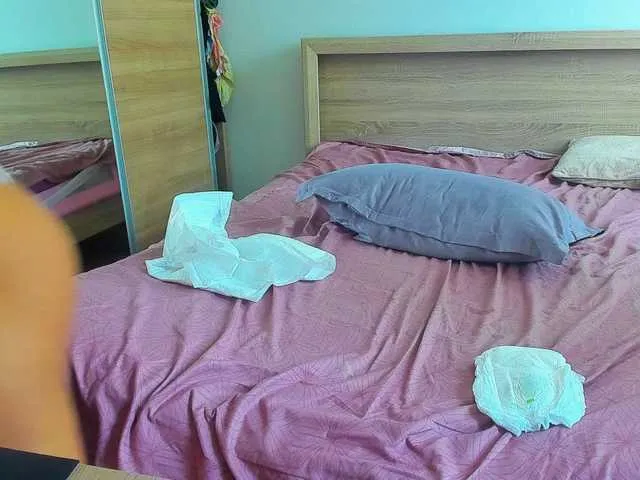 xunybany free chat on liveonude Image 2