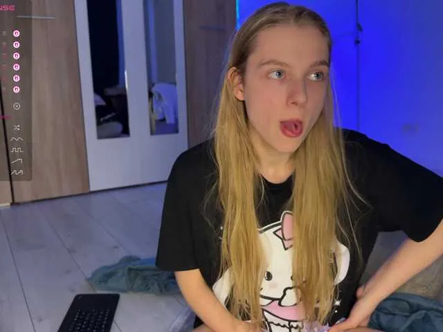 HEYBANANA free chat on liveonude Image 14