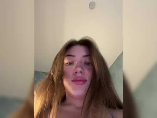 escar_let free chat on liveonude Image 10