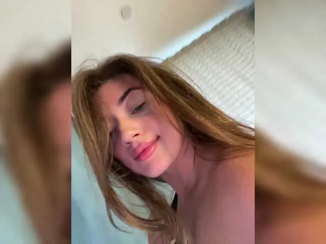 escar_let free chat on liveonude Image 5