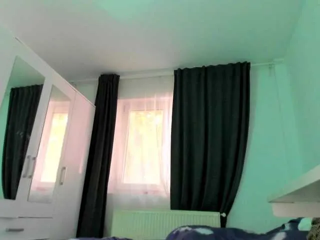 liz_holmes free chat on liveonude Image 5