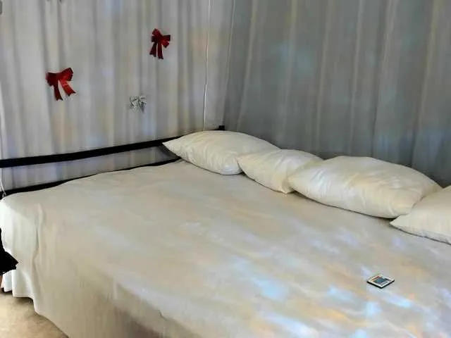 BELBIG free chat on liveonude Image 7