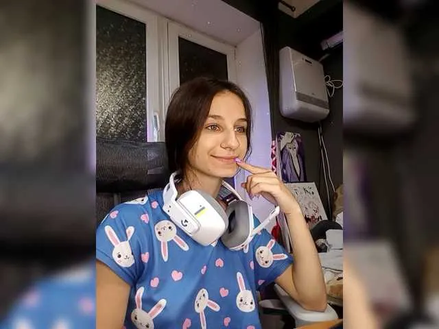 KikNika free chat on liveonude