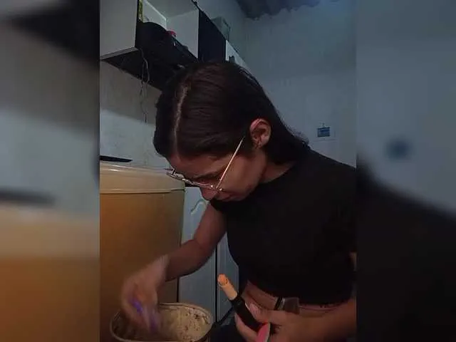 cassie_palmer free chat on liveonude Image 16