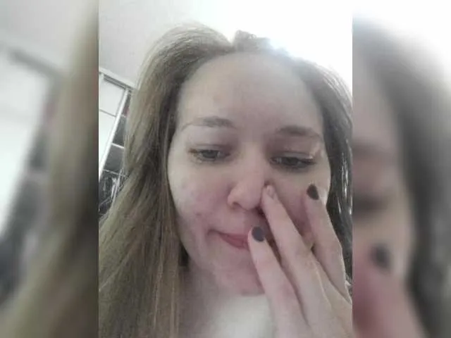 rouxe_lee free chat on liveonude Image 19