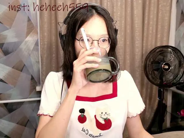 Wild-Angel777 free chat on liveonude Image 3