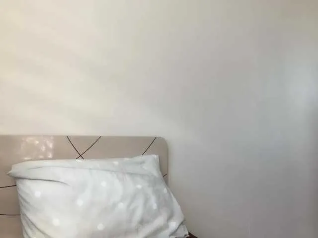 xunybany free chat on liveonude Image 18