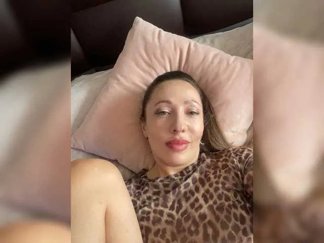 BELBIG free chat on liveonude Image 6