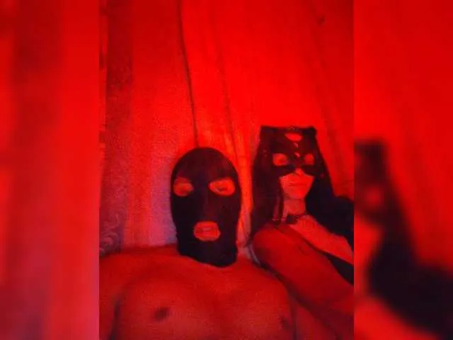 hold-me-tight free chat on liveonude Image 4