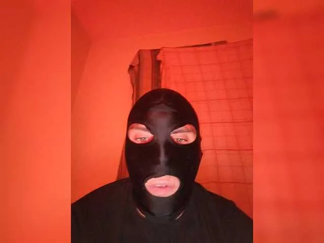 hold-me-tight free chat on liveonude Image 6