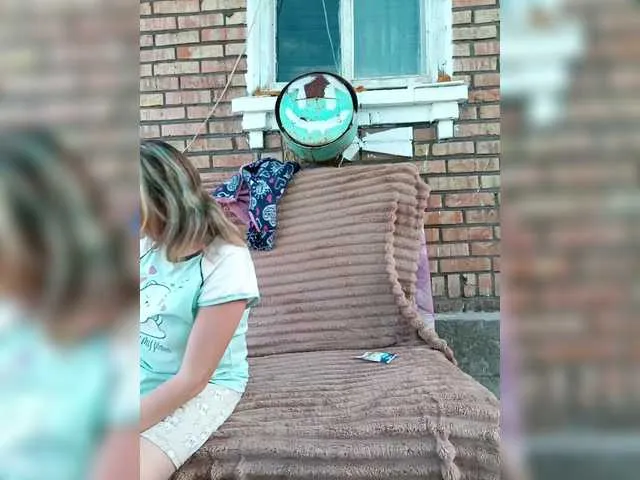 ELENA-XXX free chat on liveonude Image 3