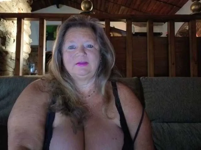 Sonya-reallsugar free chat on liveonude Image 12