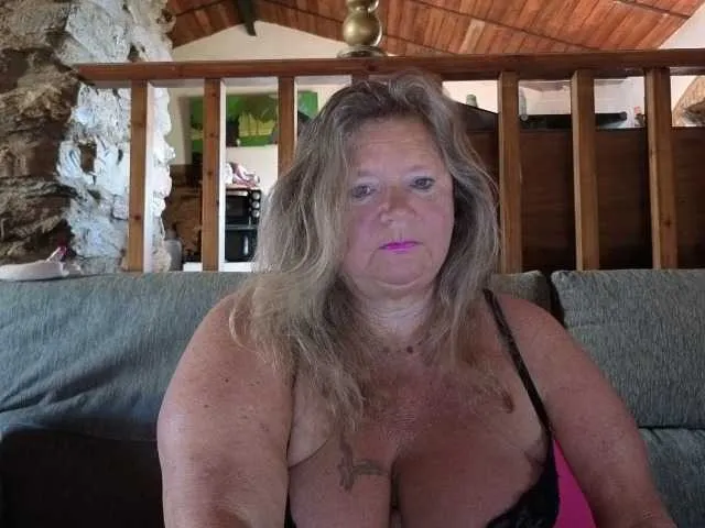 Sonya-reallsugar free chat on liveonude Image 14