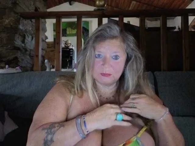 Sonya-reallsugar free chat on liveonude Image 15