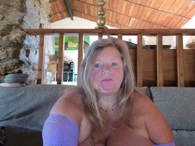 Sonya-reallsugar free chat on liveonude Image 19