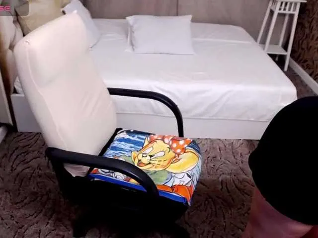 xunybany free chat on liveonude Image 6