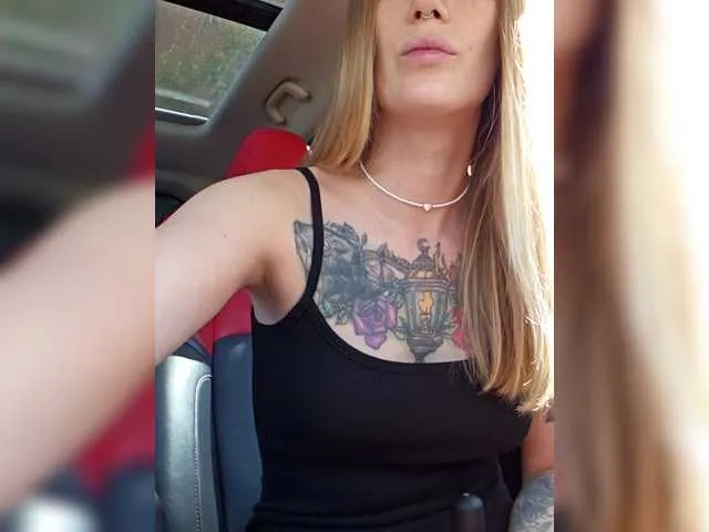 DiamondJo free chat on liveonude Image 11