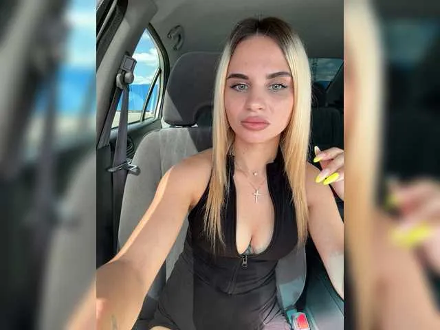 sexyblondebush free chat on liveonude Image 2