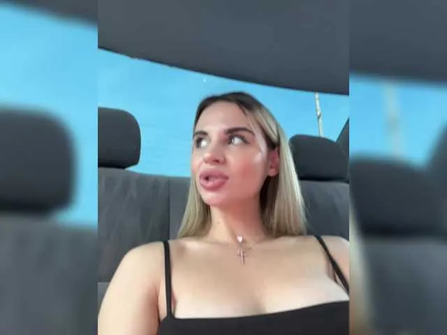 sexyblondebush free chat on liveonude Image 7