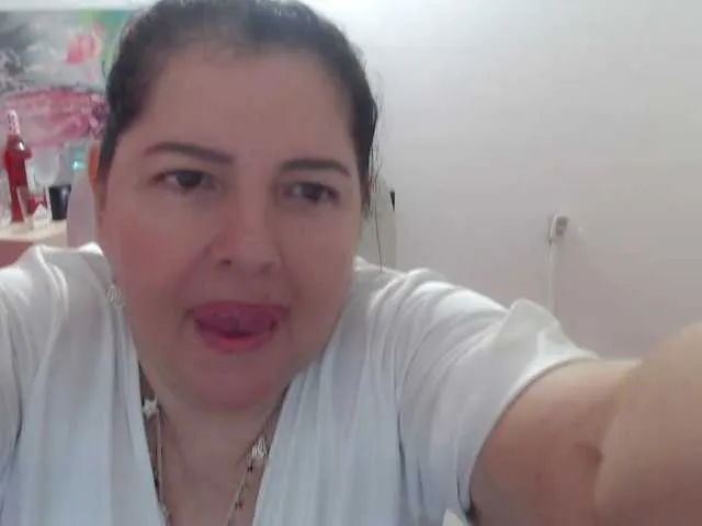 maddymendozaxx free chat on liveonude Image 14