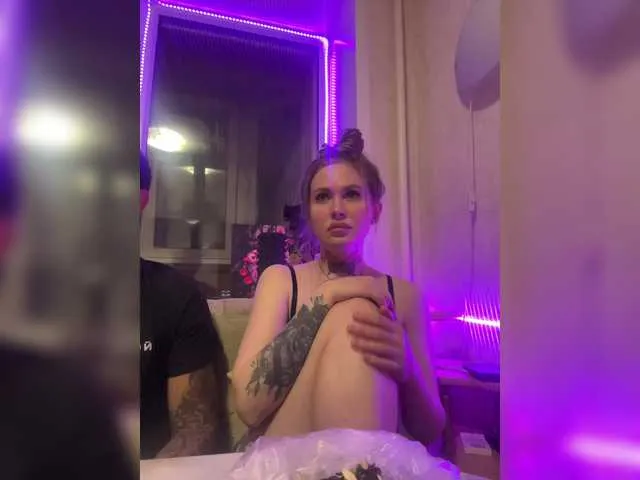 MiaLiaHot free chat on liveonude Image 7