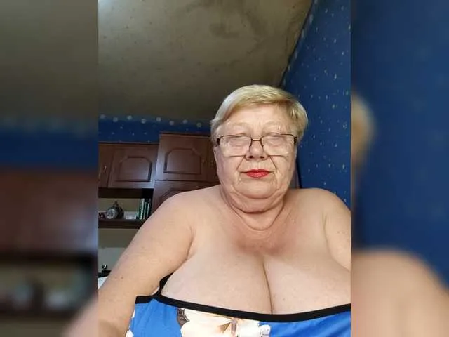 BELBIG free chat on liveonude Image 13