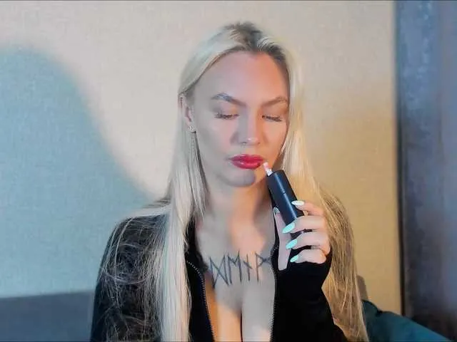 maryana_roo free chat on liveonude Image 7