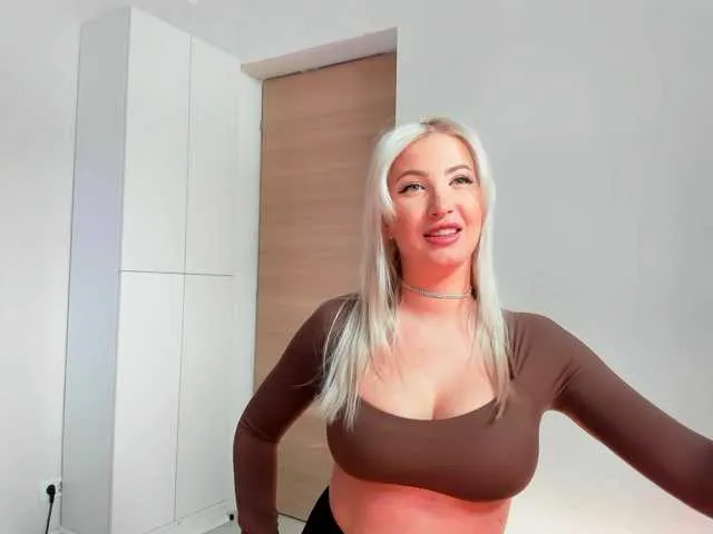 izelevans free chat on liveonude Image 5