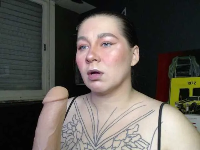 mightylaura free chat on liveonude Image 10