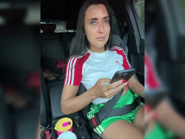 ftmbiggestclit free chat on liveonude Image 5