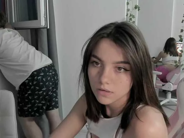 ELENA-XXX free chat on liveonude Image 3