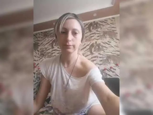 MiaLiaHot free chat on liveonude Image 9