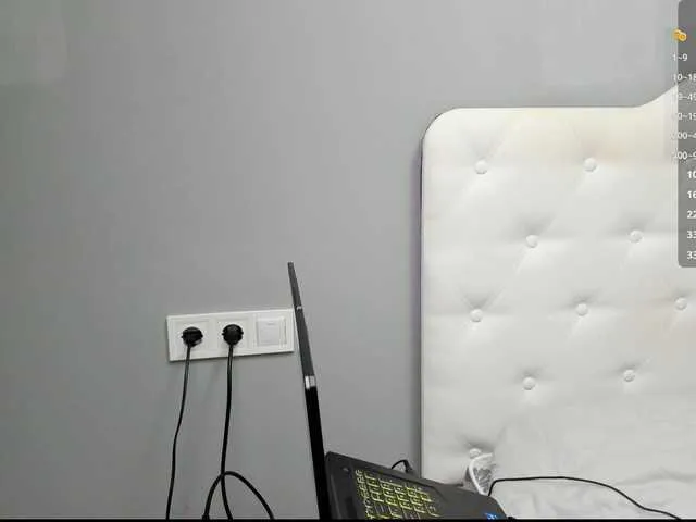 Logan-emma free chat on liveonude