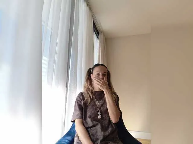 Sweetnissapri free chat on liveonude Image 18